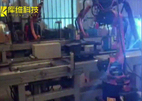 機器人焊接生產線比焊接專機生產線好在哪?總結了這兩點