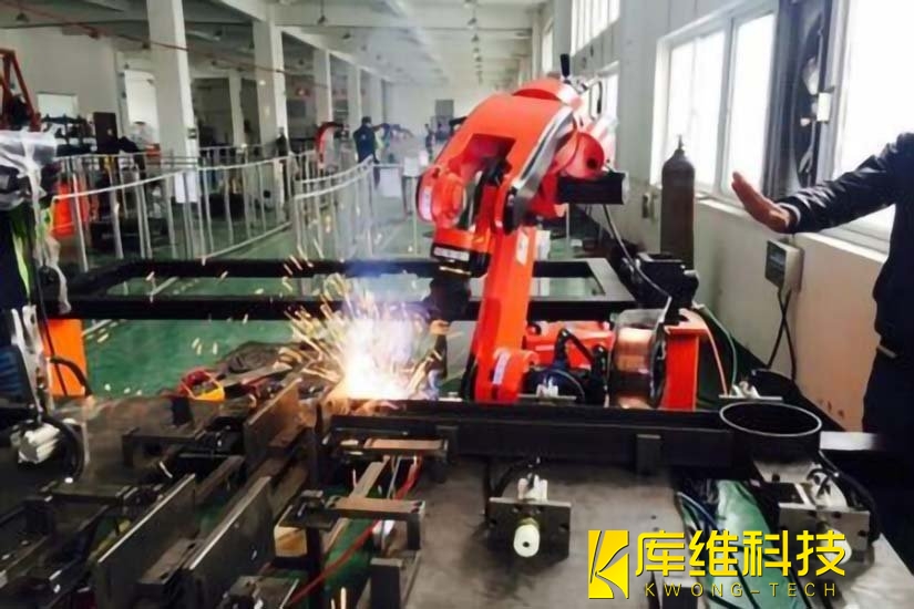 焊接<a href='http://www.wflms.com.cn' target='_blank'><u>機器人工作站</u></a>